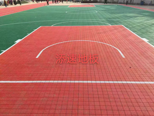天津篮球场悬浮地板生产厂家：悬浮地板到底有没有优势呢？