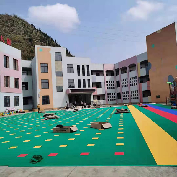 新疆幼儿园地板与篮球场地板的区别！