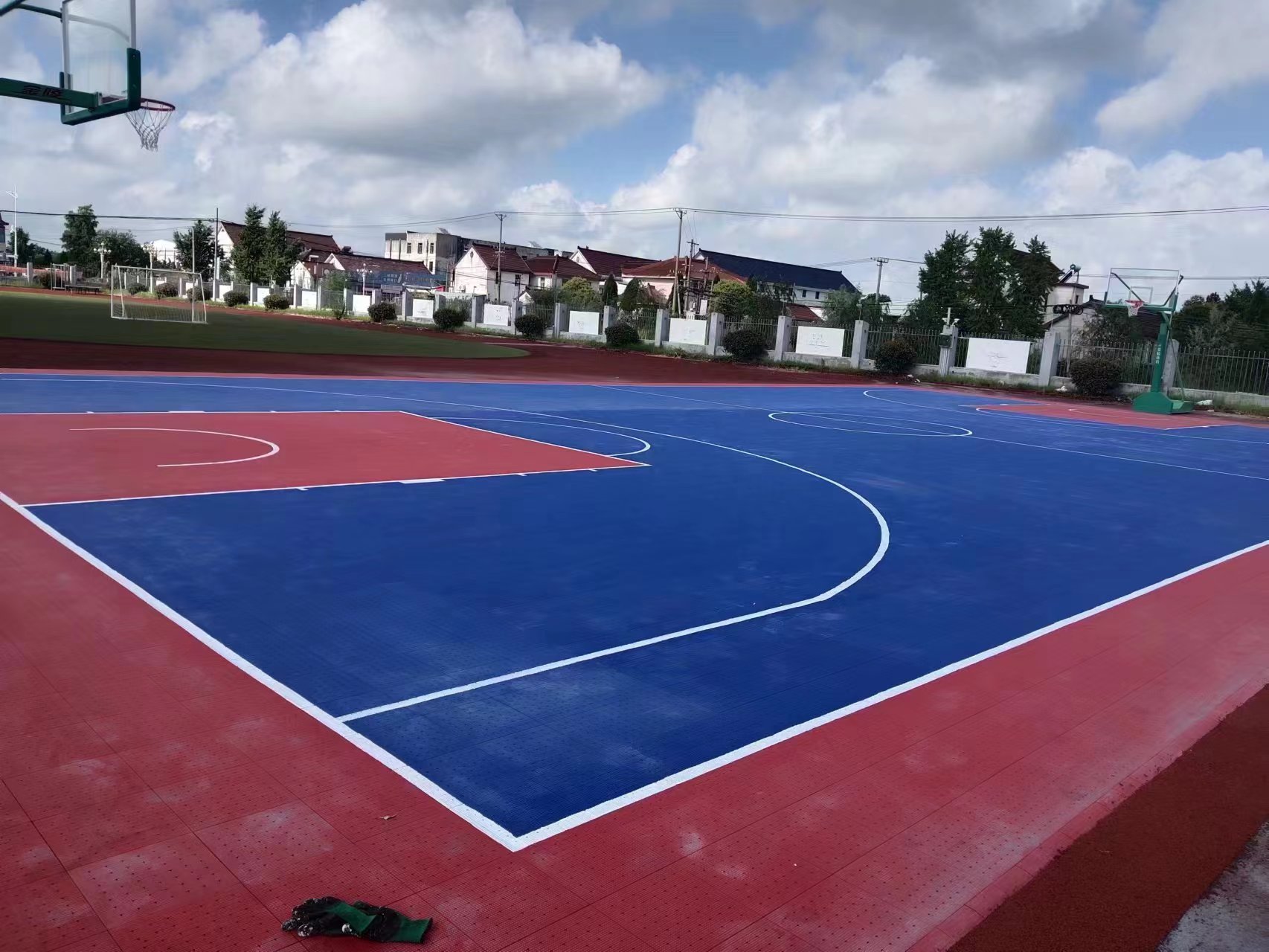 山东篮球场软塑悬浮地板案例